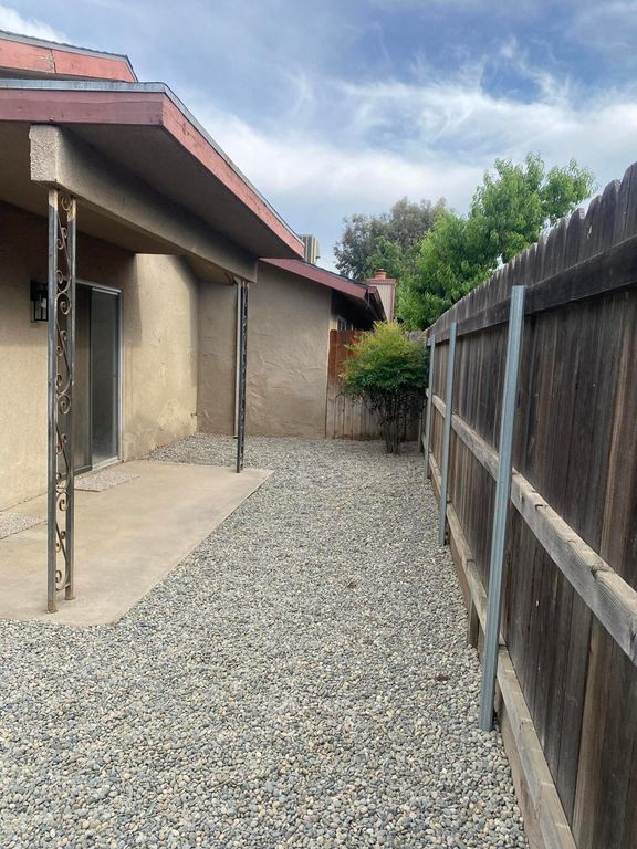 Image 50 of property listing at 3136 W Austin Way, Fresno, CA 93722