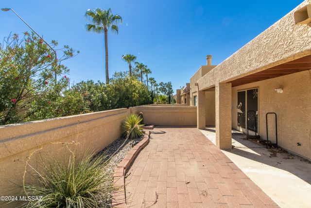 8448 E Corinthian Drive, Tucson, AZ 85715