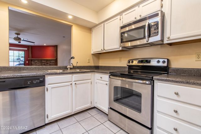 8448 E Corinthian Drive, Tucson, AZ 85715