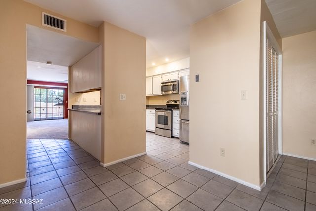 8448 E Corinthian Drive, Tucson, AZ 85715