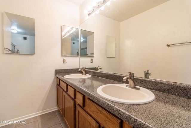 8448 E Corinthian Drive, Tucson, AZ 85715