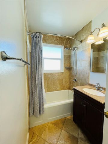 8465 Quartz Avenue, Winnetka, CA 91306