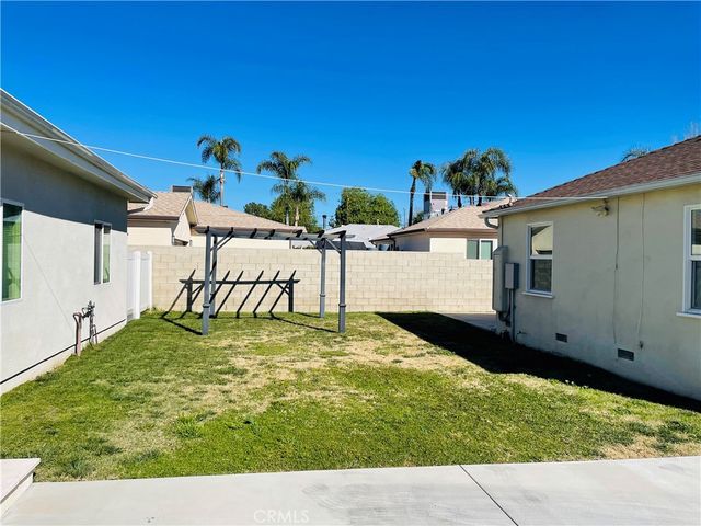 8465 Quartz Avenue, Winnetka, CA 91306