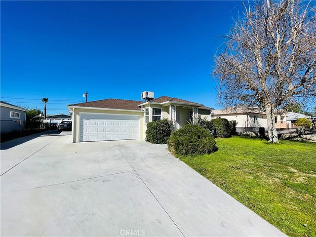 8465 Quartz Avenue, Winnetka, CA 91306