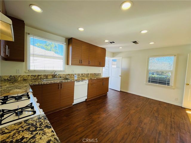 8465 Quartz Avenue, Winnetka, CA 91306