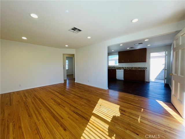 8465 Quartz Avenue, Winnetka, CA 91306