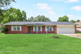 3006 Altama Avenue, Pascagoula, MS 39567