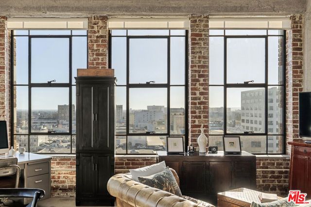 315 E 8th Street 1004, Los Angeles, CA 90014