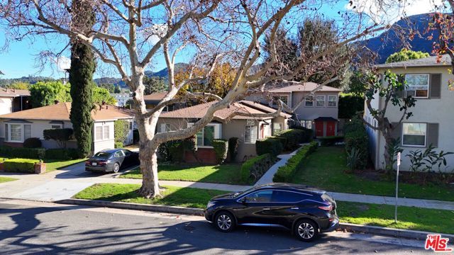 2912 W Riverside Drive, Burbank, CA 91505