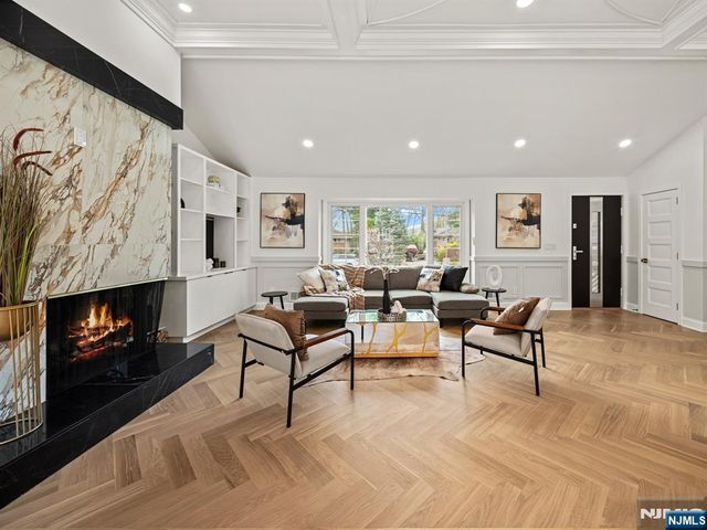 22-35 Radburn Road, Fair Lawn, NJ 07410