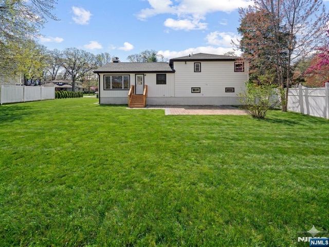 22-35 Radburn Road, Fair Lawn, NJ 07410