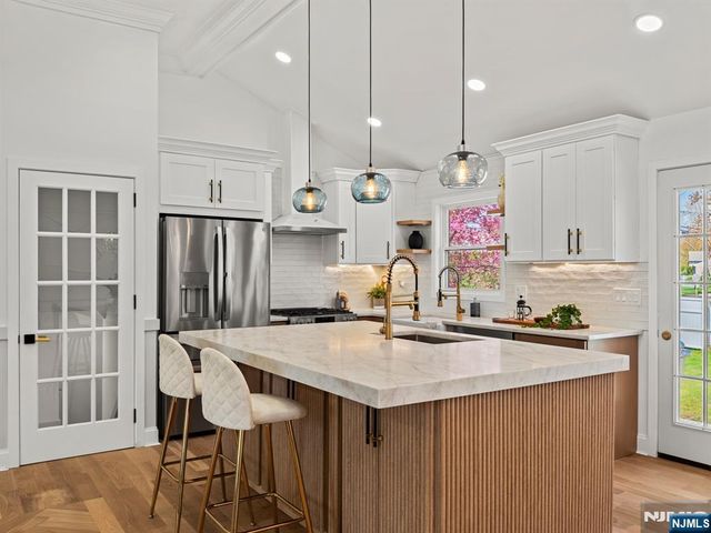 22-35 Radburn Road, Fair Lawn, NJ 07410