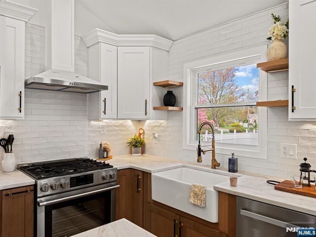 22-35 Radburn Road, Fair Lawn, NJ 07410