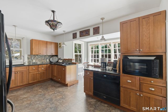 104 Putnam Road, Pomfret, CT 06259