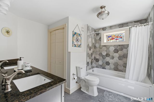 104 Putnam Road, Pomfret, CT 06259