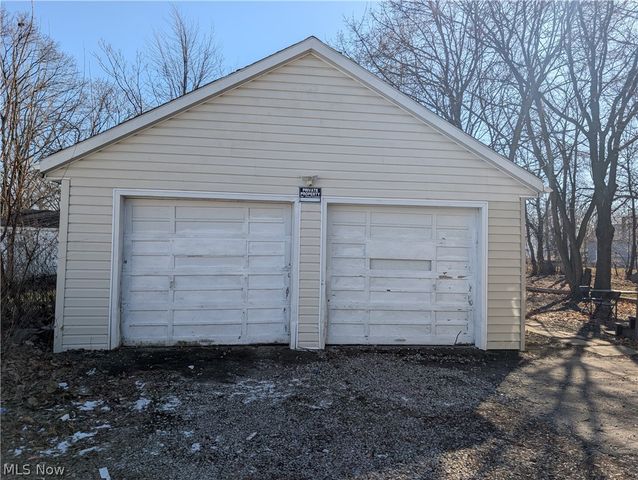 407 W 22nd Street, Lorain, OH 44052