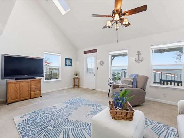 707 Marco Drive, Runaway Bay, TX 76426