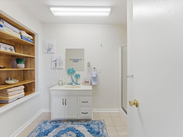 707 Marco Drive, Runaway Bay, TX 76426