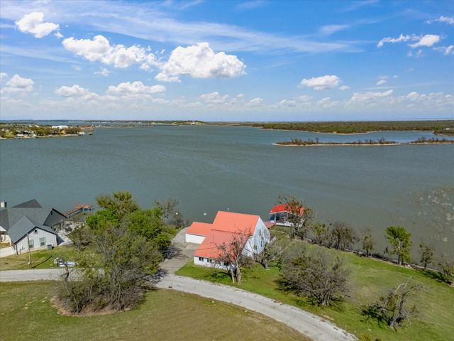 707 Marco Drive, Runaway Bay, TX 76426