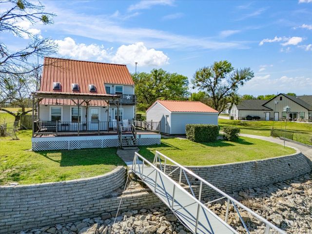 707 Marco Drive, Runaway Bay, TX 76426