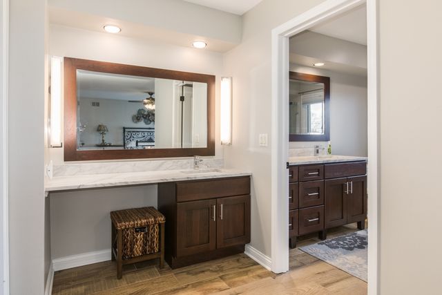 49 Park Lane 49, Park Ridge, IL 60068