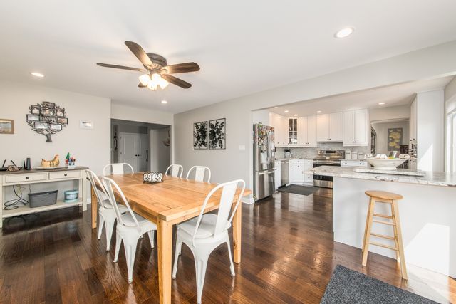 49 Park Lane 49, Park Ridge, IL 60068