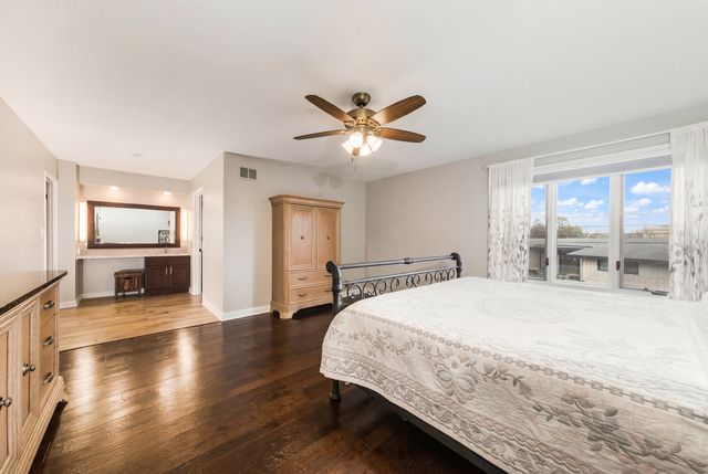 49 Park Lane 49, Park Ridge, IL 60068