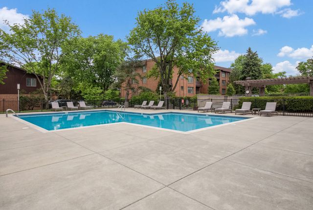 49 Park Lane 49, Park Ridge, IL 60068