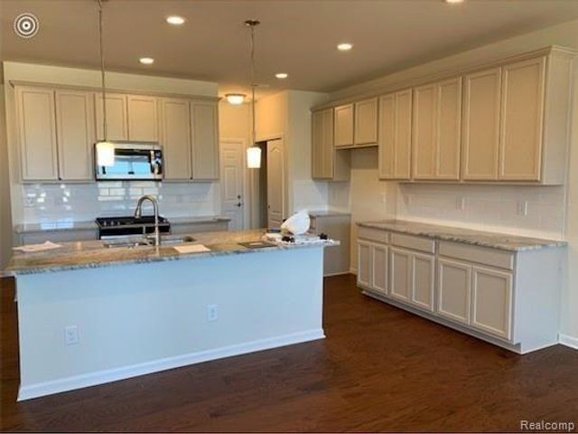 24792 IVY Lane, Novi, MI 48375