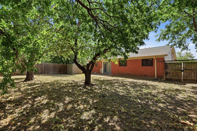 1420 Laurel Lane, Cleburne, TX 76033