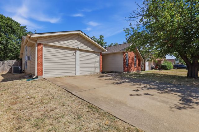 1420 Laurel Lane, Cleburne, TX 76033