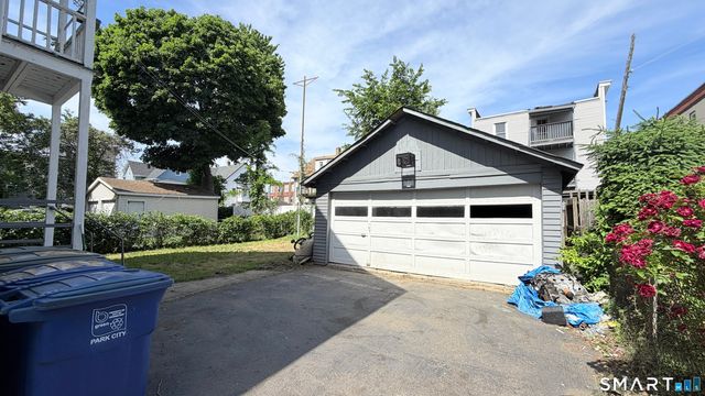 464-466 Hollister Avenue, Bridgeport, CT 06607