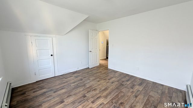 464-466 Hollister Avenue, Bridgeport, CT 06607