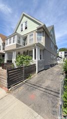 464-466 Hollister Avenue, Bridgeport, CT 06607