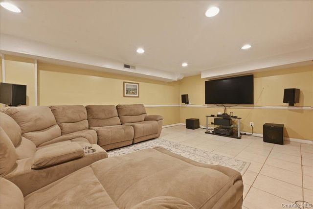 336 Princeton Street, Westbury, NY 11590