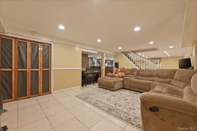 336 Princeton Street, Westbury, NY 11590