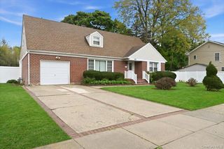 336 Princeton Street, Westbury, NY 11590