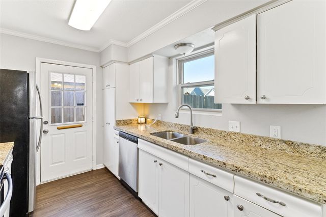 127 Talisman Street, Lake Jackson, TX 77566