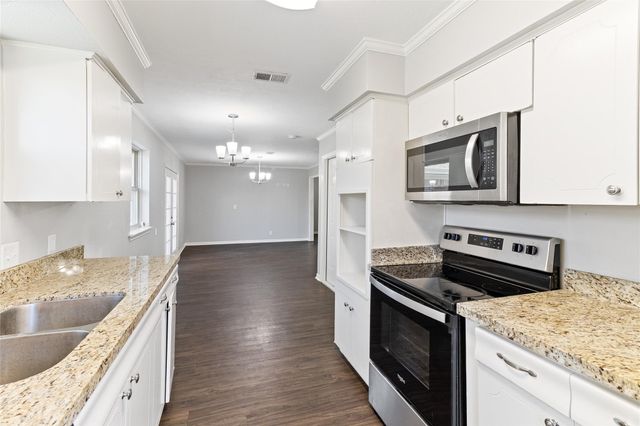 127 Talisman Street, Lake Jackson, TX 77566