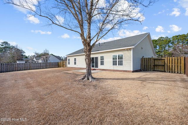 102 Blackheath Drive, New Bern, NC 28560