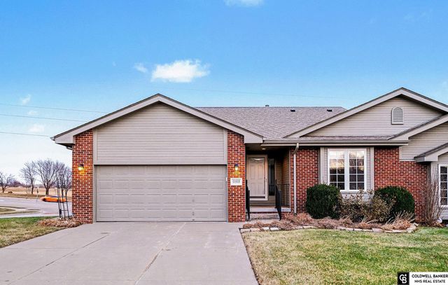 11533 Lakeview Drive, Papillion, NE 68046