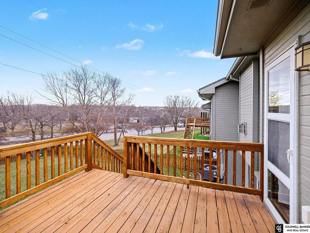 11533 Lakeview Drive, Papillion, NE 68046