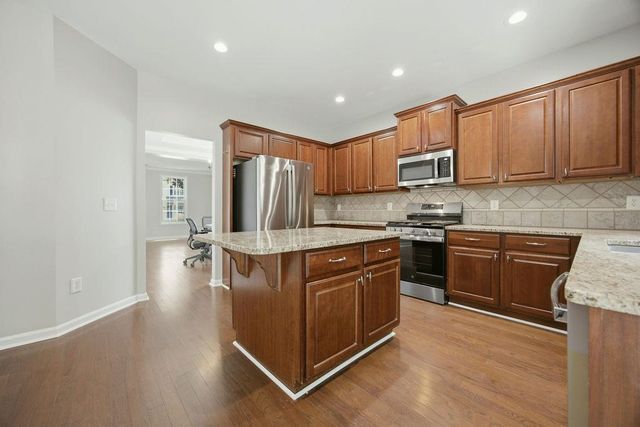 560 Crestmont Lane, Canton, GA 30114