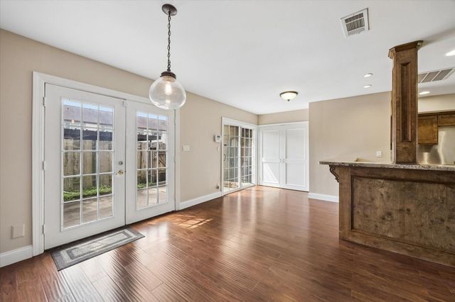 2219 Triway Lane 240, Houston, TX 77043