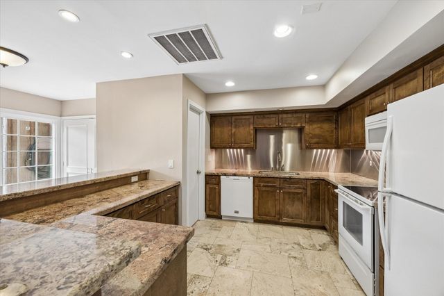 2219 Triway Lane 240, Houston, TX 77043