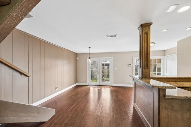 2219 Triway Lane 240, Houston, TX 77043