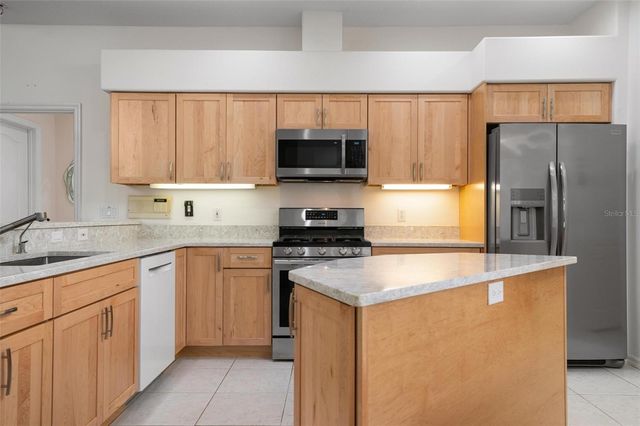 5249 FAR OAK CIRCLE, Sarasota, FL 34238