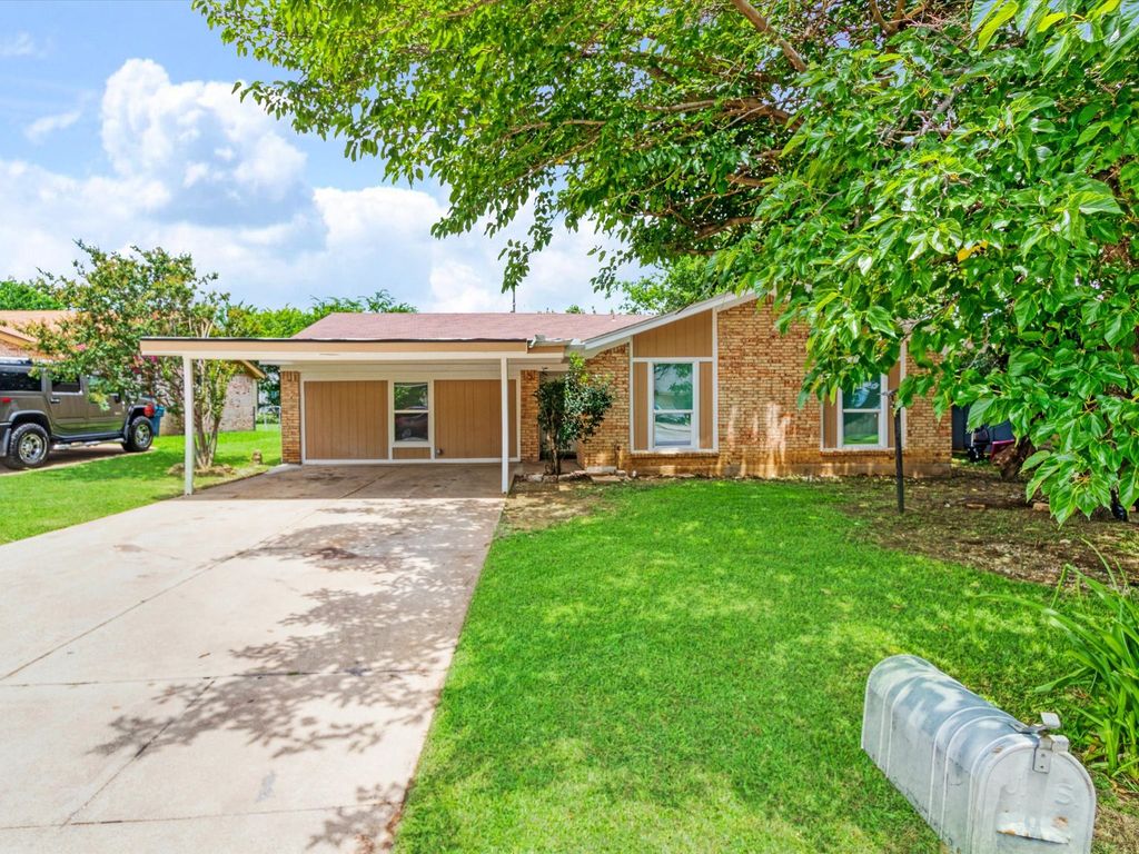 4901 Richardson Street, Fort Worth, TX 76119