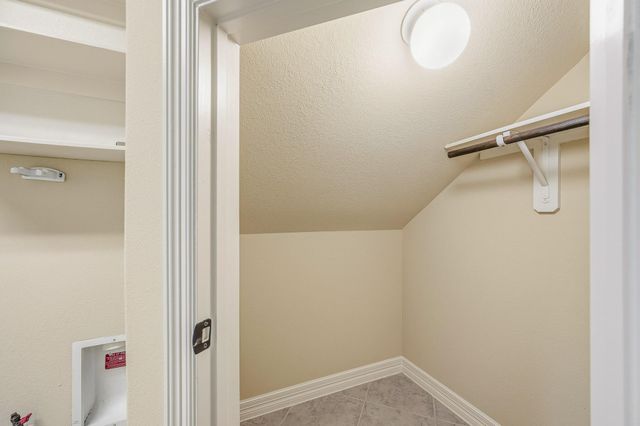 2411 Linden Bluff Court, Sugar Land, TX 77479