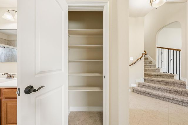 2411 Linden Bluff Court, Sugar Land, TX 77479